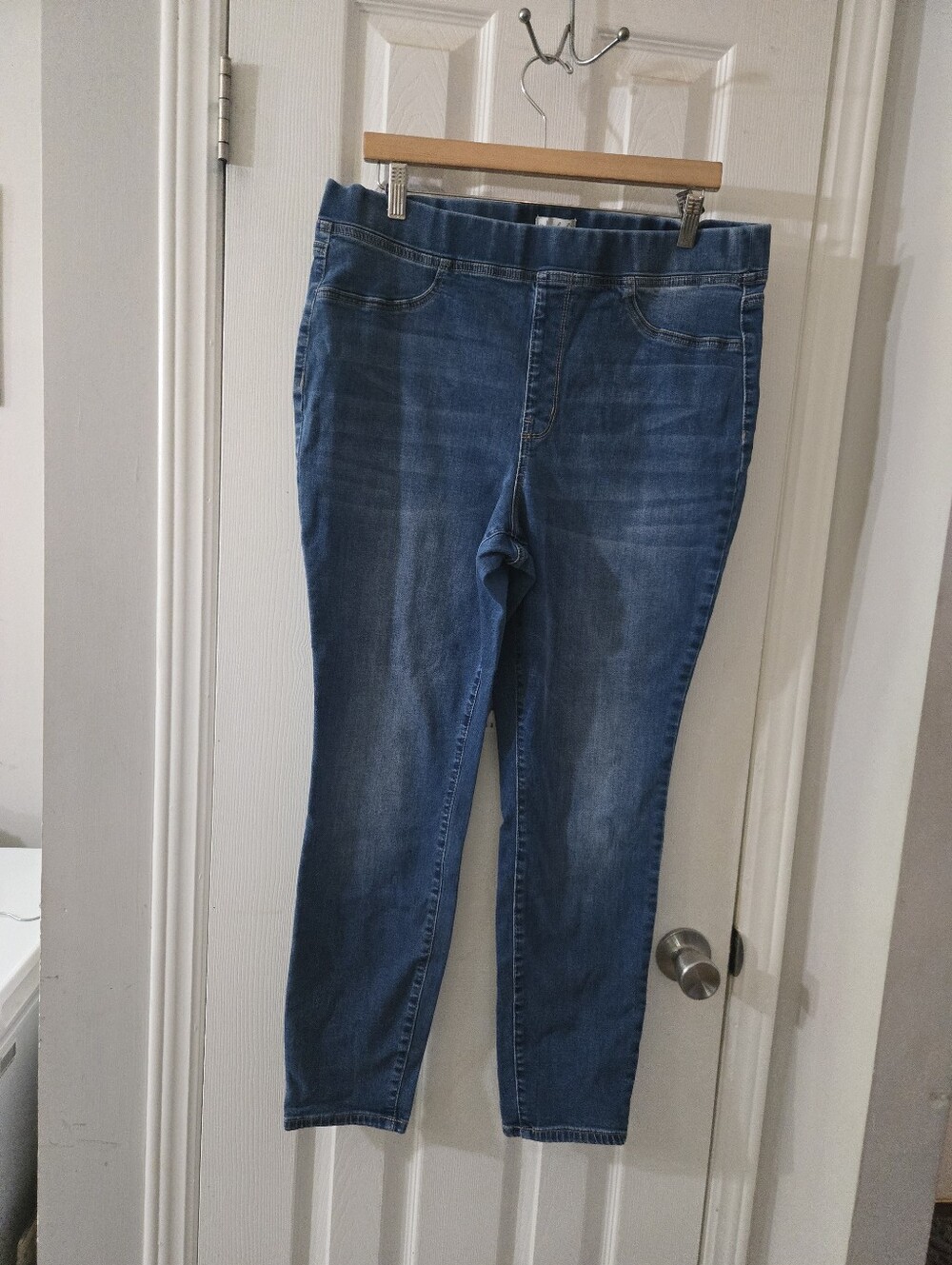 sz 16 Wonderly jeggings